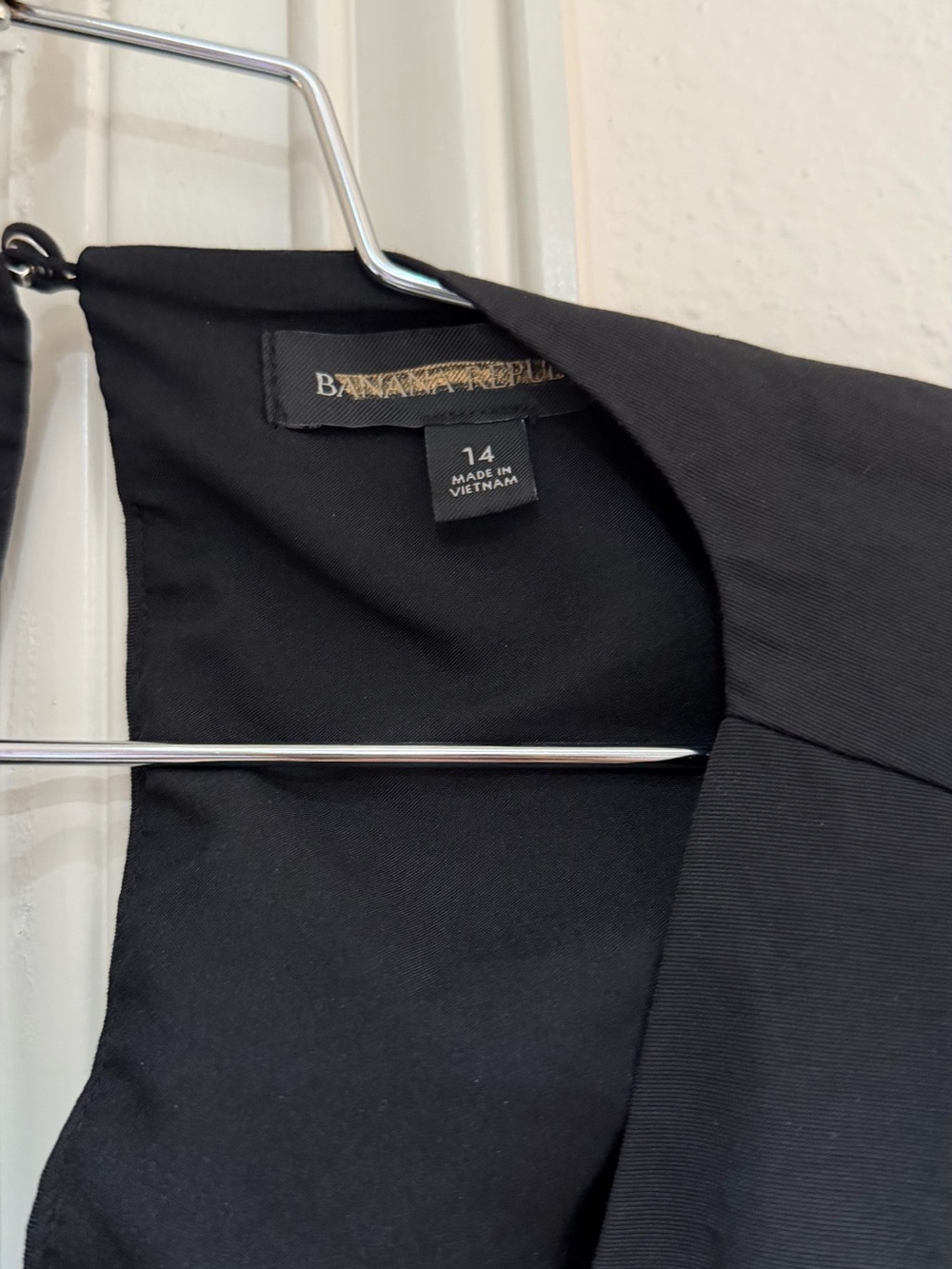 Banana Republic Black Puff-Sleeve V-Neck Mini Dress 14 EUC LBD - Picture 5 of 12
